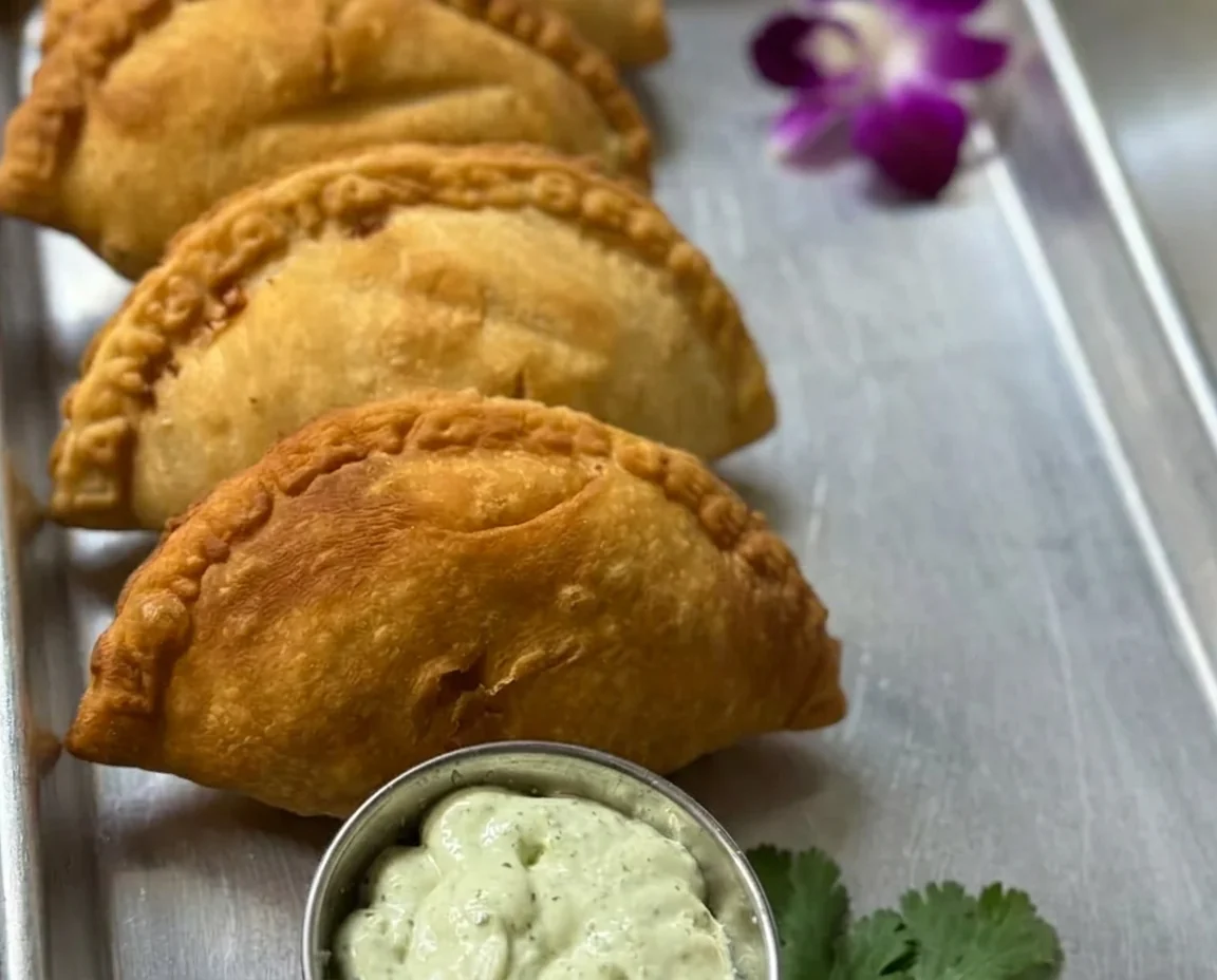 Ham & cheese empanada